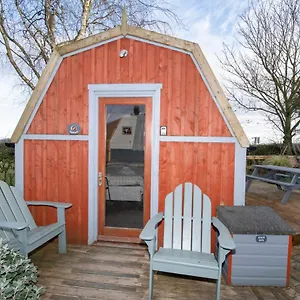 Seaways Glamping, Redwood Apartment Driffield
